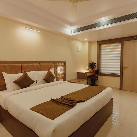 Hotel Bigwig จาบัลปูร์ ภายนอก รูปภาพ