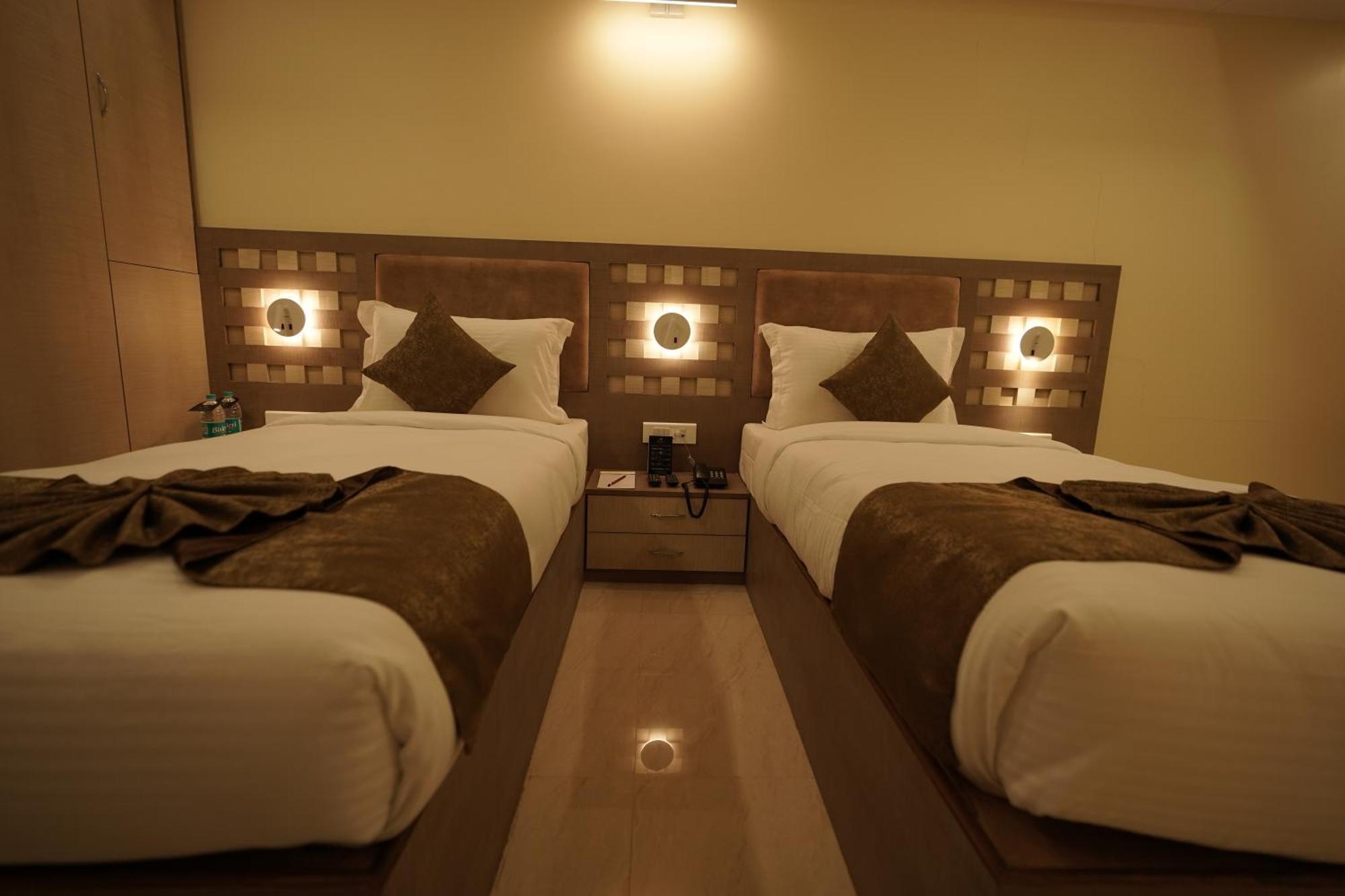Hotel Bigwig จาบัลปูร์ ภายนอก รูปภาพ