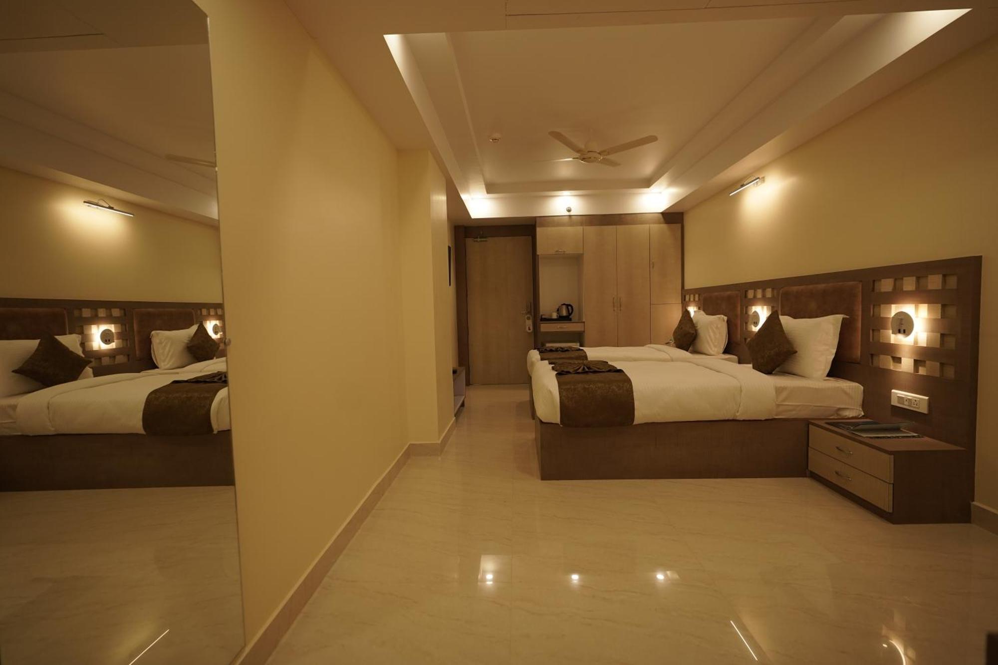Hotel Bigwig จาบัลปูร์ ภายนอก รูปภาพ